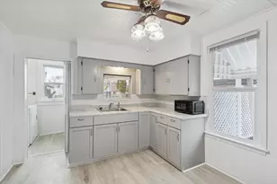 1212 10th Ave, Rockford, IL 61104 - Photo 10