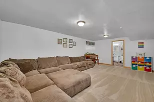 302 N Canal St, Newark, IL 60541 - Photo 22