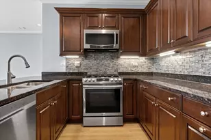 2811 N Bell Ave, Chicago, IL 60618 - Photo 12