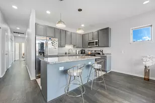 947 W 14th Pl, Chicago, IL 60608 - Photo 2