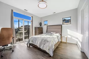 947 W 14th Pl, Chicago, IL 60608 - Photo 8