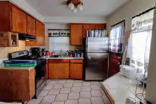 10841 S Vernon Ave, Chicago, IL 60628 - Photo 6