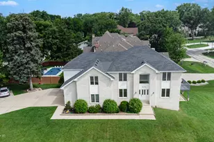 16W234 91st St, Burr Ridge, IL 60527 - Photo 2