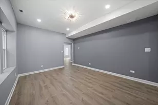 7716 S Kingston Ave, Chicago, IL 60649 - Photo 4