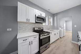 7716 S Kingston Ave, Chicago, IL 60649 - Photo 6