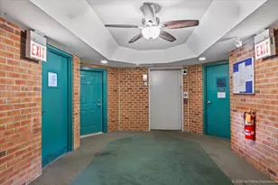 5520 W 115th St, Oak Lawn, IL 60453 - Photo 4