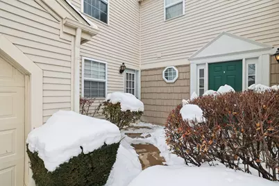 861 Village Circle #861, Marengo, IL 60152 - Photo 4