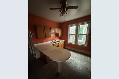 951 N Trumbull Avenue, Chicago, IL 60651 - Photo 8