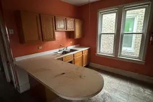 951 N Trumbull Ave, Chicago, IL 60651 - Photo 8