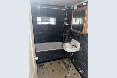 951 N Trumbull Avenue, Chicago, IL 60651 - Photo 18