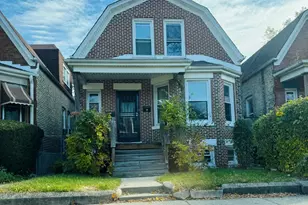 951 N Trumbull Ave, Chicago, IL 60651 - Photo 1