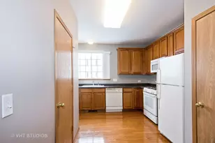 346 Evergreen Cir, Gilberts, IL 60136 - Photo 4