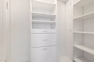 345 N LaSalle St, Chicago, IL 60654 - Photo 16