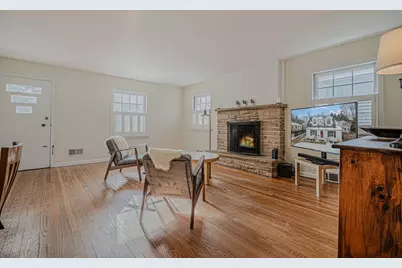 [Address not provided], Wilmette, IL 60091 - Photo 8