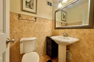 5600 Hillcrest Ln, Lisle, IL 60532 - Photo 16