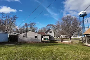126 Prairie St, Genoa, IL 60135 - Photo 2
