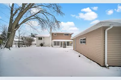 137 Julie Drive, Glenview, IL 60025 - Photo 32