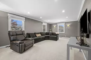 440 Burnt Ember Ln, Buffalo Grove, IL 60089 - Photo 8