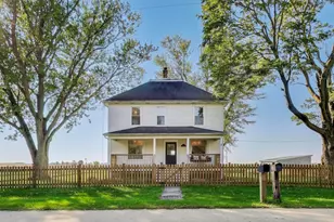 17128 Lukens Rd, Sycamore, IL 60178 - Photo 2