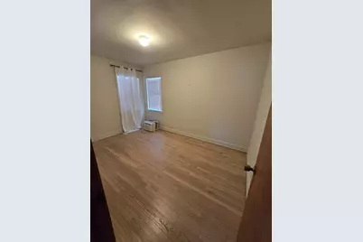 5750 W Leland Avenue, Chicago, IL 60630 - Photo 8