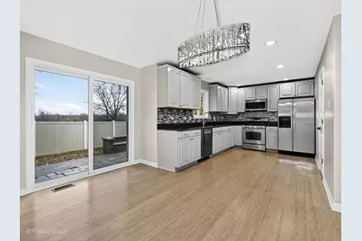 5541 E Celebrity Circle, Hanover Park, IL 60133 - Photo 10