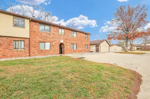 1802 Beck Dr, Urbana, IL 61802 - Photo 2