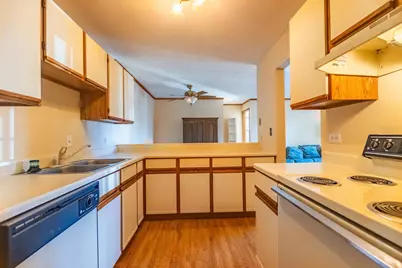 1345 Cunat Court #2D, Lake in the Hills, IL 60156 - Photo 4