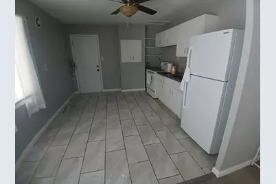 2203 W Kirby Avenue, Champaign, IL 61821 - Photo 4