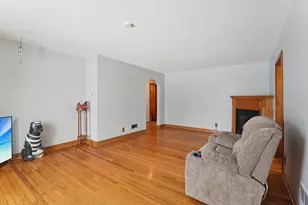 8033 Austin Ave, Burbank, IL 60459 - Photo 4