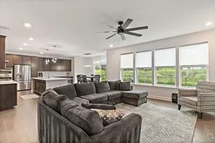 1119 Glengary Cir, Crystal Lake, IL 60012 - Photo 4