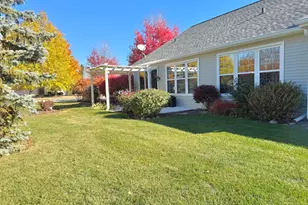 801 Treetop Ln, Shorewood, IL 60404 - Photo 2