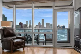 1211 S Prairie Ave, Chicago, IL 60605 - Photo 2