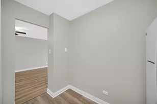 9725 S Karlov Ave, Oak Lawn, IL 60453 - Photo 12