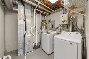 338 Hiawatha Dr, Lake in the Hills, IL 60156 - Photo 34