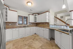 338 Hiawatha Dr, Lake in the Hills, IL 60156 - Photo 6