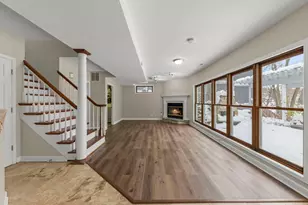 338 Hiawatha Dr, Lake in the Hills, IL 60156 - Photo 10