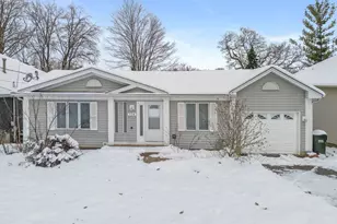 338 Hiawatha Dr, Lake in the Hills, IL 60156 - Photo 46