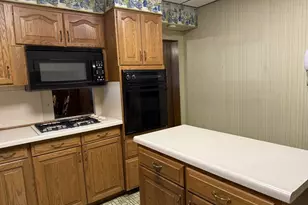 236 10th St, Lasalle, IL 61301 - Photo 6