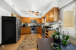 8604 W 95 Pl, Hickory Hills, IL 60457 - Photo 4