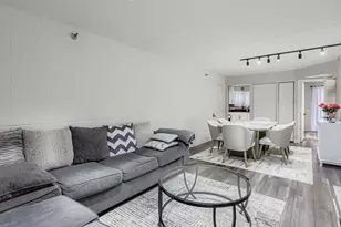 6050 Lake Bluff Dr, Tinley Park, IL 60477 - Photo 2