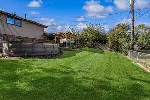 417 Glenys Dr, Lemont, IL 60439 - Photo 6