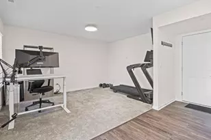 2548 Huntleigh Ln, Woodridge, IL 60517 - Photo 20