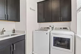 2548 Huntleigh Ln, Woodridge, IL 60517 - Photo 10