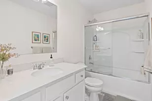 2548 Huntleigh Ln, Woodridge, IL 60517 - Photo 12