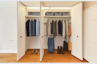 1560 N Sandburg Terrace #510, Chicago, IL 60610 - Photo 16