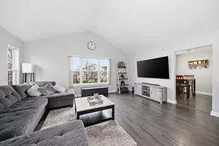 2413 Dickens Dr, Aurora, IL 60503 - Photo 8