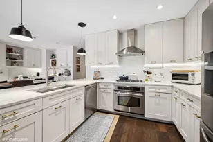 160 E Illinois St, Chicago, IL 60611 - Photo 8