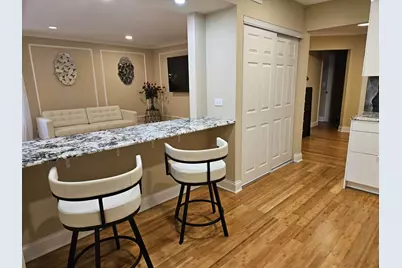 200 Lake Boulevard #402, Buffalo Grove, IL 60089 - Photo 6