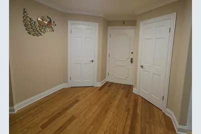 200 Lake Boulevard #402, Buffalo Grove, IL 60089 - Photo 4