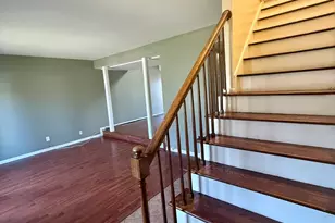 13 Pioneer Park Pl, Elgin, IL 60123 - Photo 10